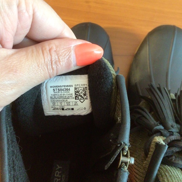 SPERRY Saltwater Tassel Corduroy Black and Olive Duck Boots Women’s Size 8.5 - Picture 7 of 8